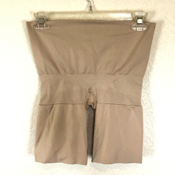 ASSETS by SPANX Women's High-Waist Mid-Thigh Shapewear size 1X - Picture 3 of 7